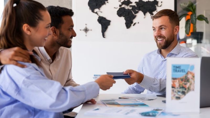 Who Can Sponsor Your UAE Visa
